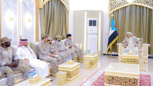 الرئيس القائد عيدروس الزبيدي يستقبل وفداً من قيادة القوات المشتركة للتحالف العربي.