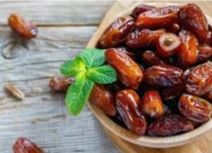 نصيحة صحية رمضانية عن تناول التمور .