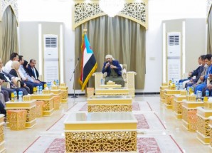 الرئيس القائد عيدروس الزُبيدي يعقد اجتماعا بالهيئة الإدارية للجمعية الوطنية